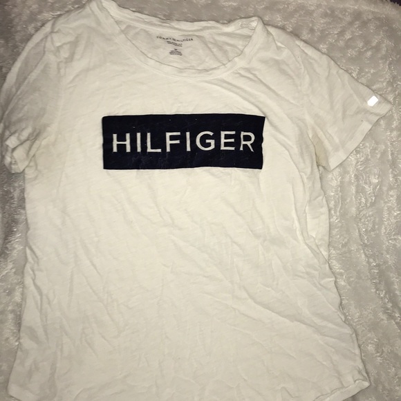 Tommy Hilfiger Tops - TOMMY HILFIGER White T-shirt